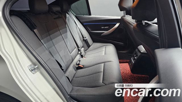 BMW 3-Series 2017 — photo 17
