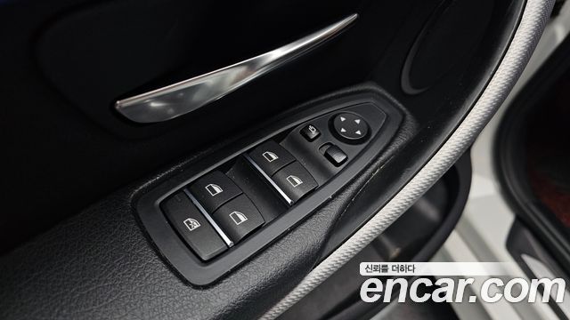 BMW 3-Series 2017 — photo 26