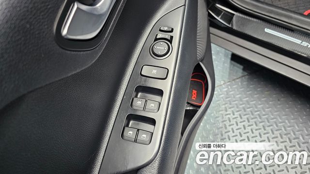 Kia Stonic 2018 — photo 23