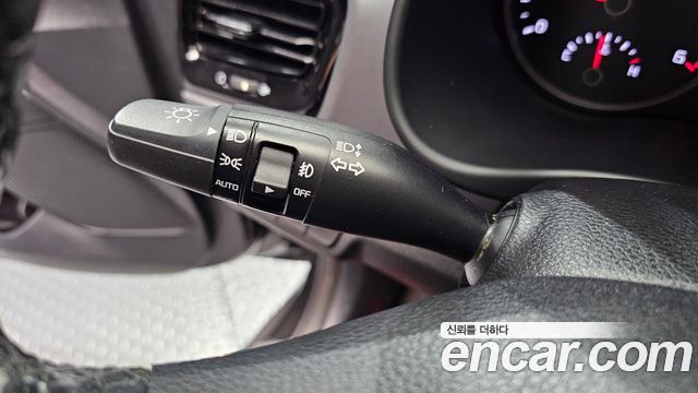 Kia Stonic 2018 — photo 24