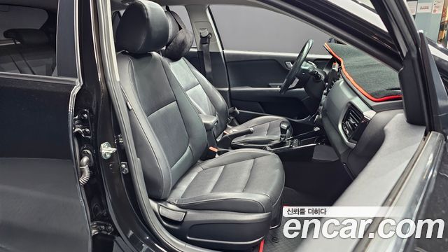 Kia Stonic 2018 — photo 16