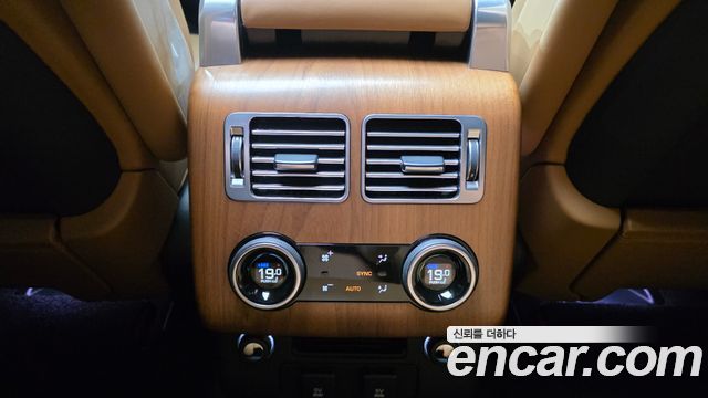 Land Rover Range Rover 2020 — photo 17