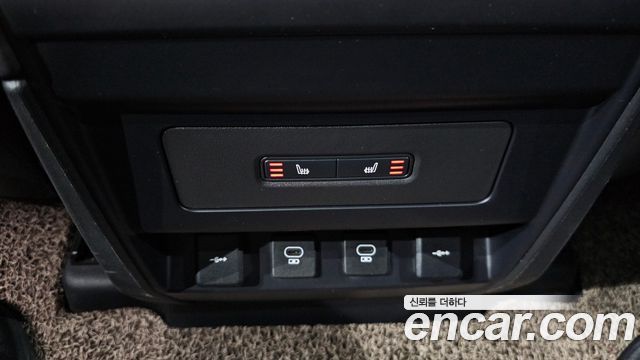 Land Rover Defender 2022 — photo 23
