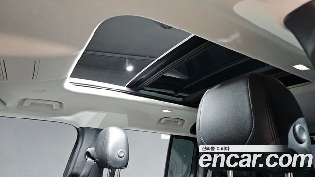 Land Rover Defender 2022 — photo 32