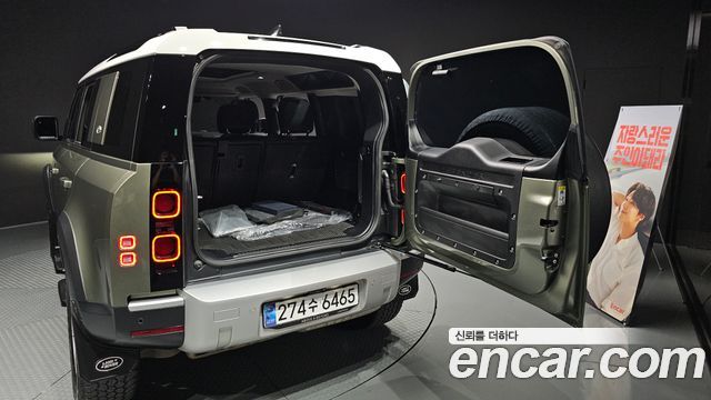 Land Rover Defender 2022 — photo 33