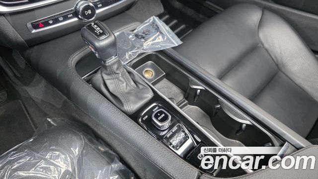 Volvo S90 2017 — photo 9