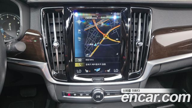 Volvo S90 2017 — photo 14