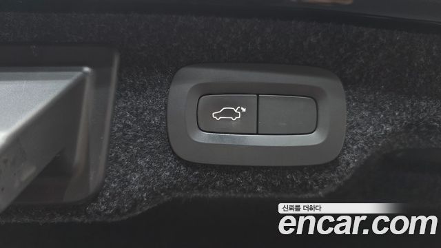 Volvo S90 2017 — photo 19