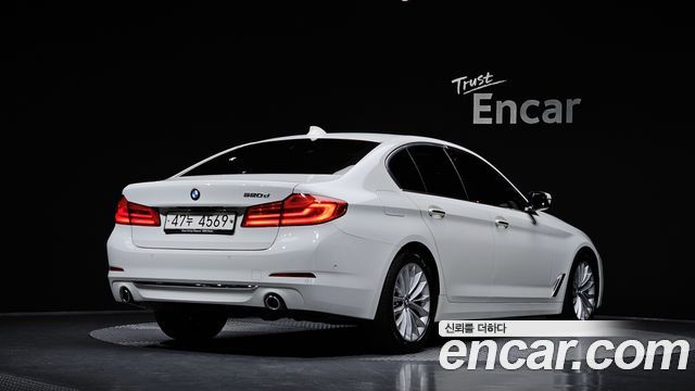 BMW 5-Series 2018 — photo 2