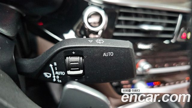 BMW 5-Series 2018 — photo 27