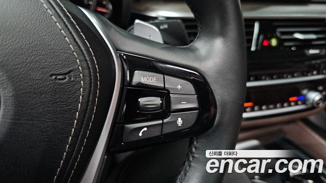BMW 5-Series 2018 — photo 29