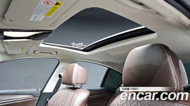 BMW 5-Series 2018 — photo 31