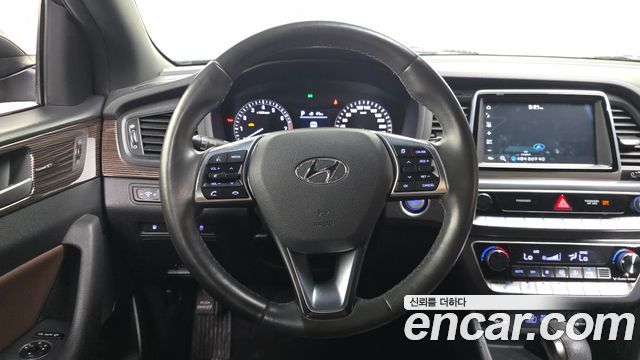 Hyundai Sonata 2018 — photo 19