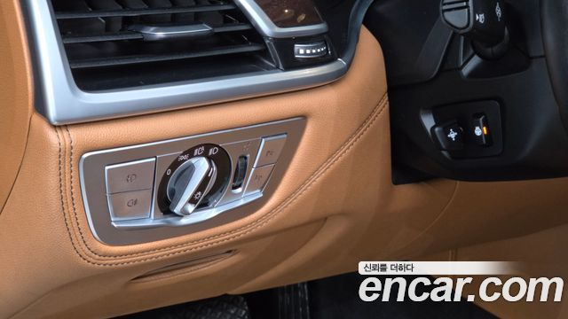 BMW 7-Series 2016 — photo 15