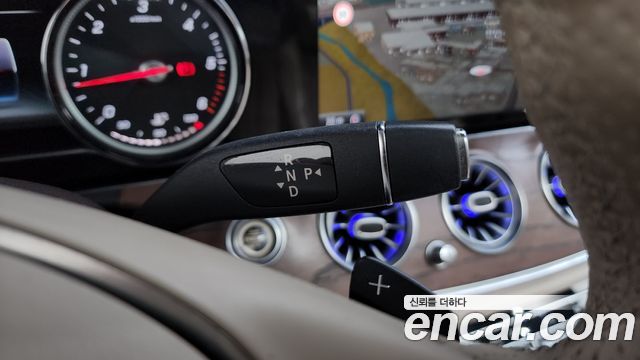 Mercedes-Benz E-Class 2017 — photo 9