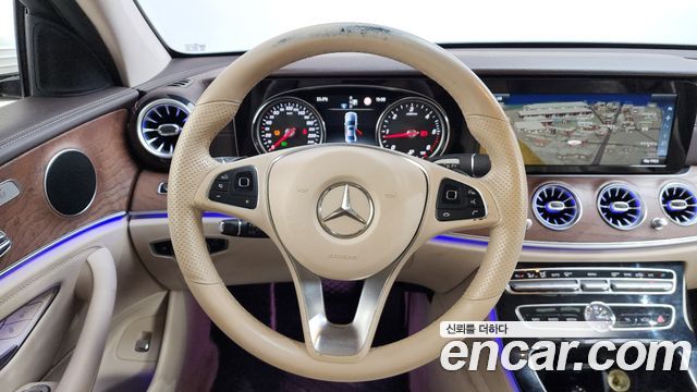 Mercedes-Benz E-Class 2017 — photo 13