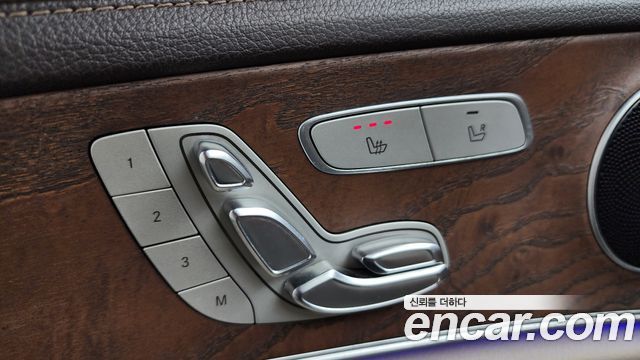 Mercedes-Benz E-Class 2017 — photo 16