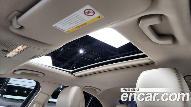 Mercedes-Benz E-Class 2017 — photo 19