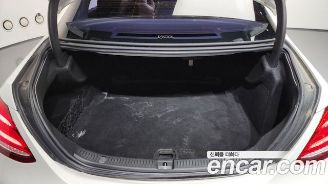 Mercedes-Benz E-Class 2017 — photo 20