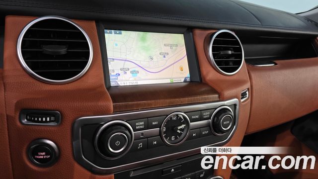 Land Rover Discovery 2016 — photo 21