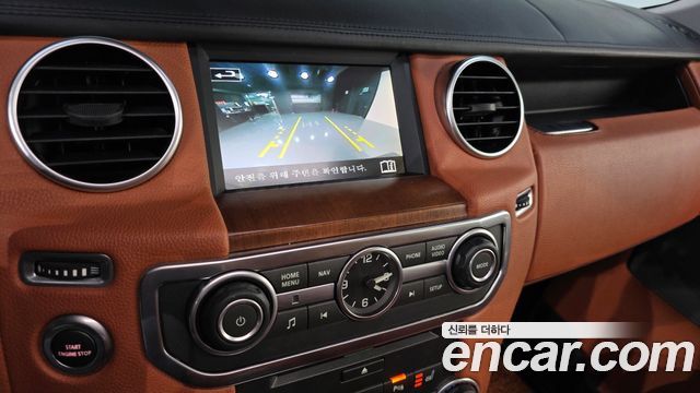 Land Rover Discovery 2016 — photo 23