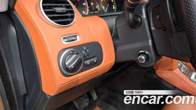 Land Rover Discovery 2016 — photo 24