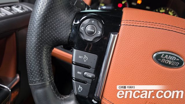 Land Rover Discovery 2016 — photo 26