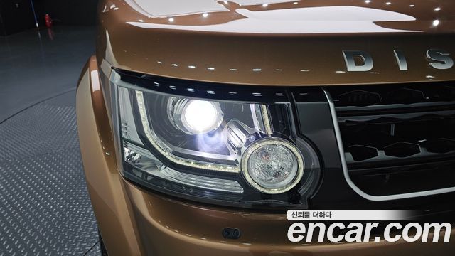 Land Rover Discovery 2016 — photo 8