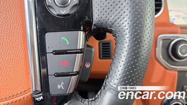 Land Rover Discovery 2016 — photo 27