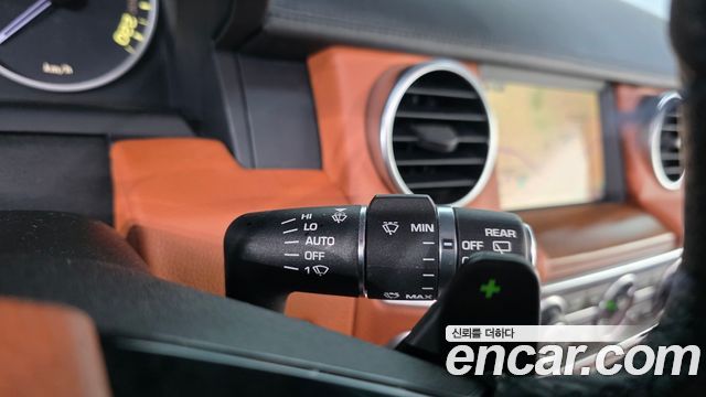 Land Rover Discovery 2016 — photo 29