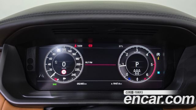 Land Rover Discovery 2019 — photo 11