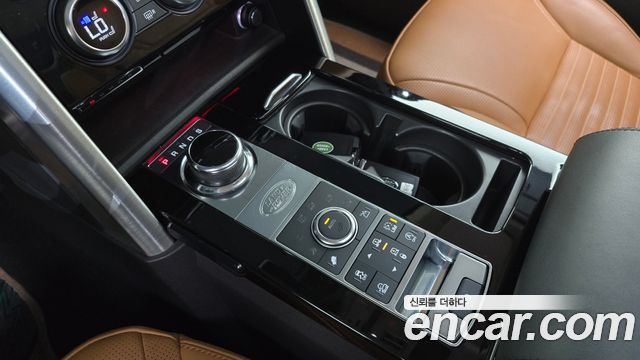 Land Rover Discovery 2019 — photo 12