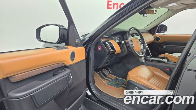 Land Rover Discovery 2019 — photo 13