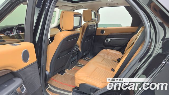 Land Rover Discovery 2019 — photo 17