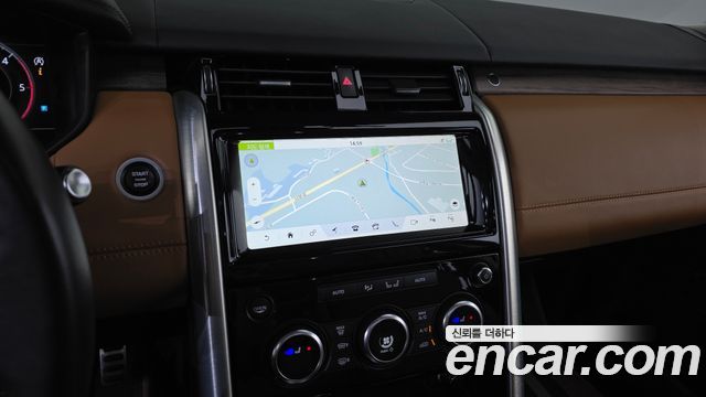 Land Rover Discovery 2019 — photo 19