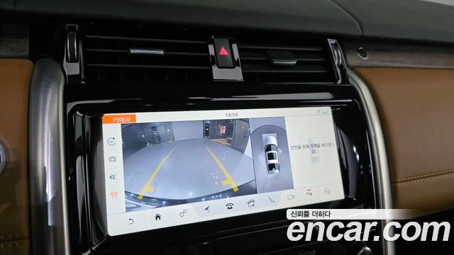 Land Rover Discovery 2019 — photo 21