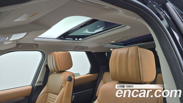 Land Rover Discovery 2019 — photo 24