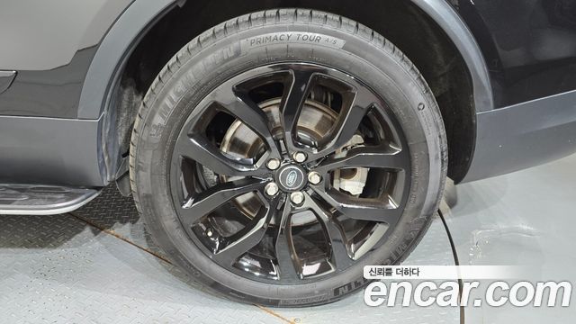 Land Rover Discovery 2019 — photo 7