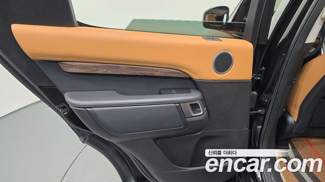 Land Rover Discovery 2019 — photo 15