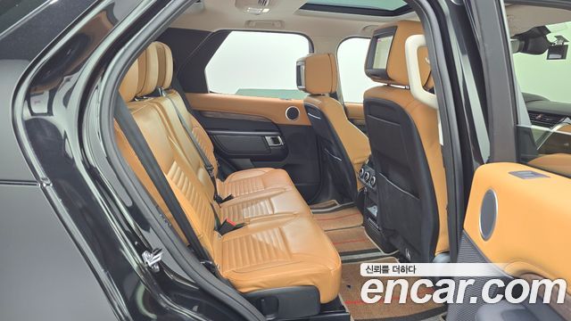 Land Rover Discovery 2019 — photo 30