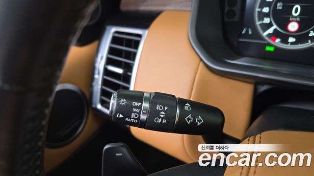 Land Rover Discovery 2019 — photo 33