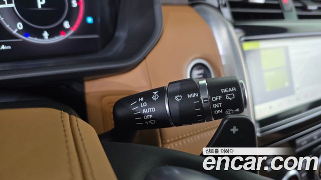 Land Rover Discovery 2019 — photo 37