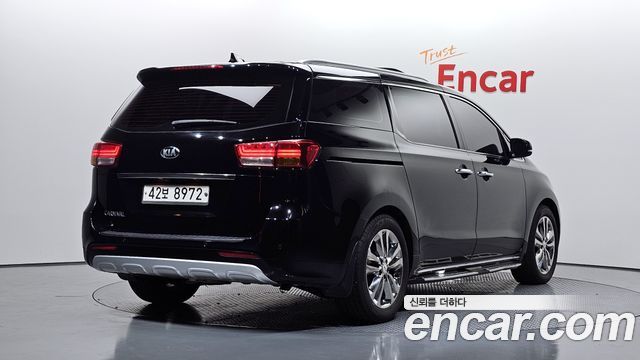 Kia Canival 2016 — photo 2