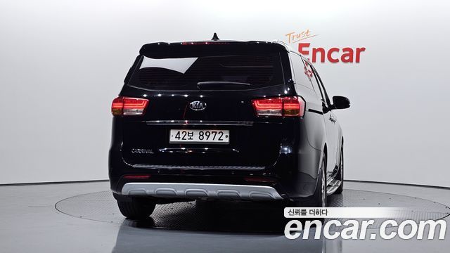 Kia Canival 2016 — photo 4