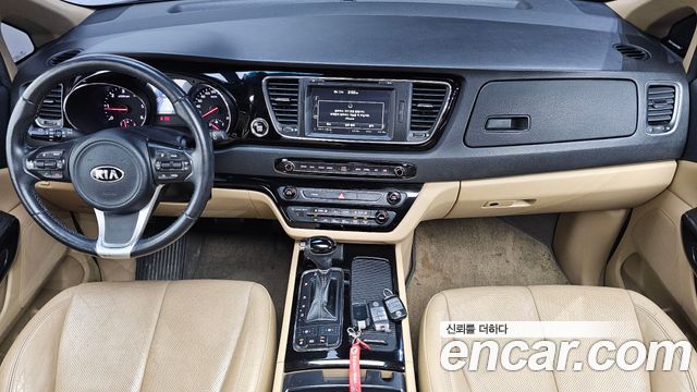 Kia Canival 2016 — photo 10