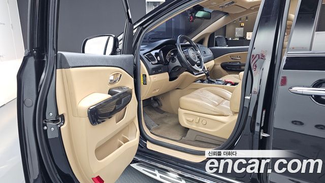 Kia Canival 2016 — photo 13