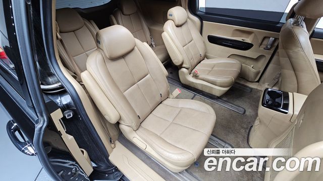 Kia Canival 2016 — photo 17