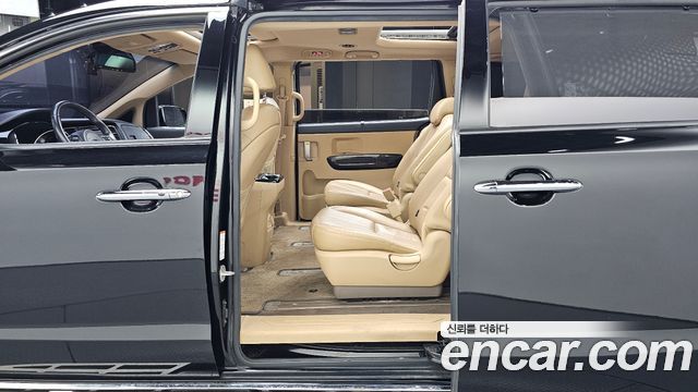 Kia Canival 2016 — photo 18
