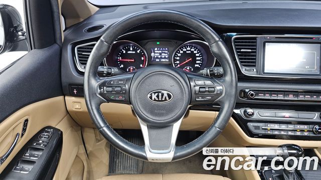 Kia Canival 2016 — photo 19