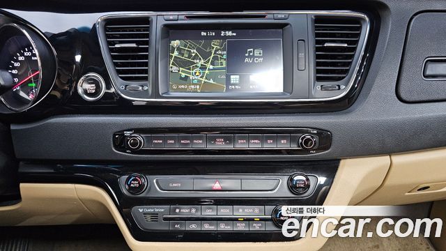 Kia Canival 2016 — photo 20